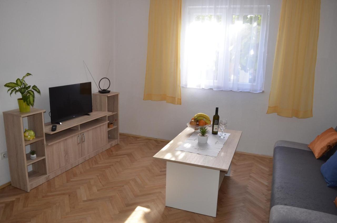 Apartment Ana Kaštel Sućurac Buitenkant foto