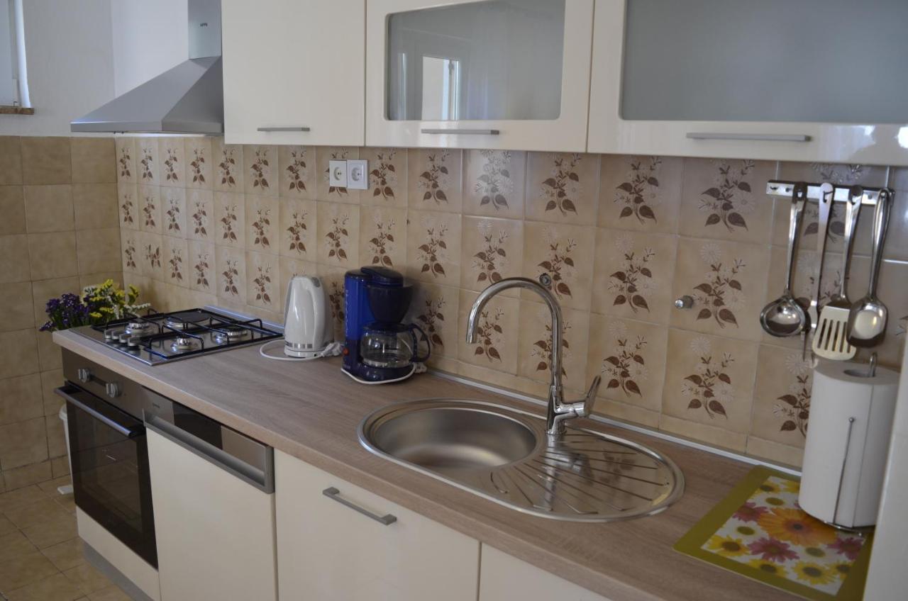 Apartment Ana Kaštel Sućurac Buitenkant foto
