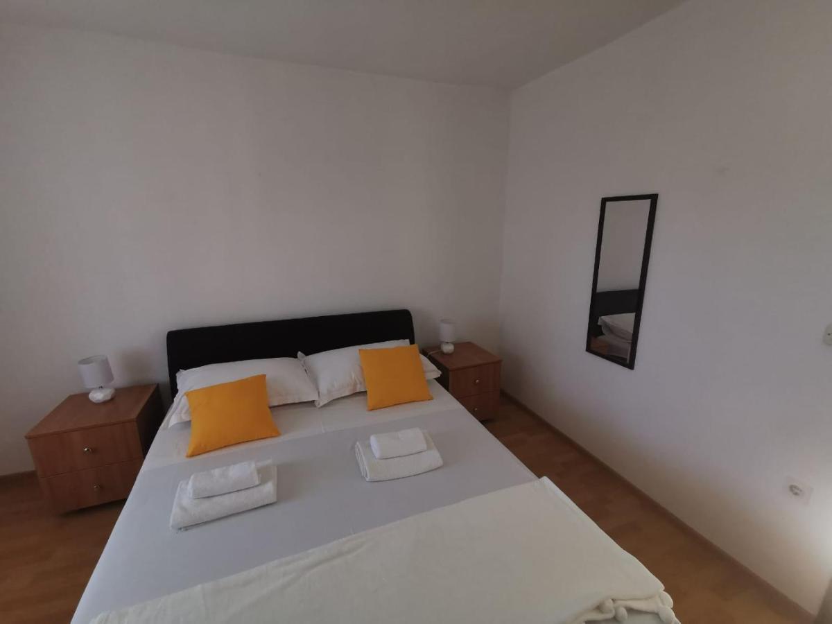 Apartment Ana Kaštel Sućurac Buitenkant foto