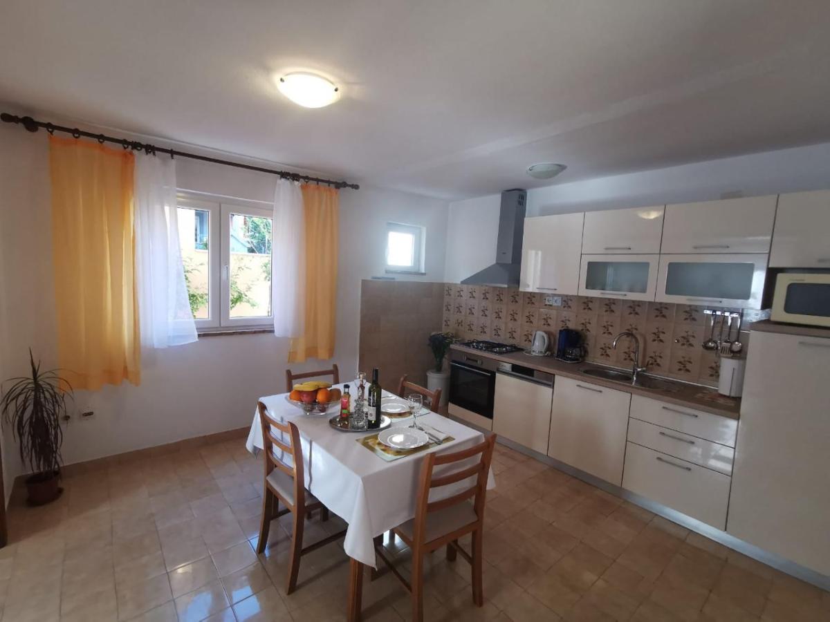 Apartment Ana Kaštel Sućurac Buitenkant foto