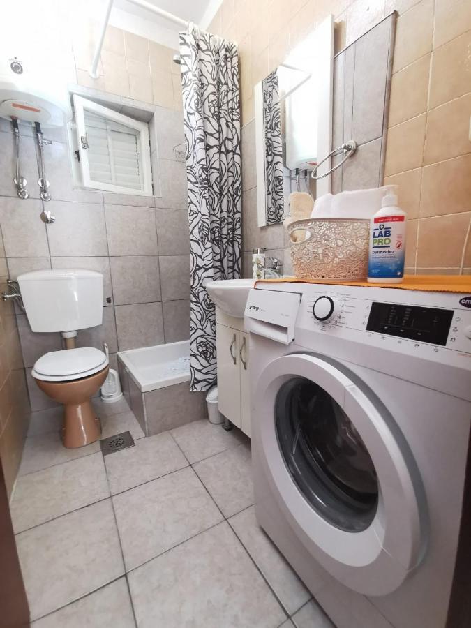Apartment Ana Kaštel Sućurac Buitenkant foto