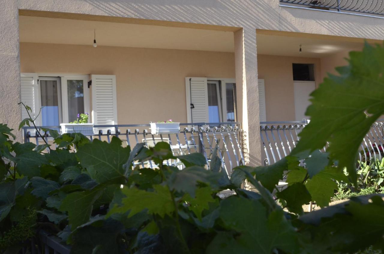 Apartment Ana Kaštel Sućurac Buitenkant foto